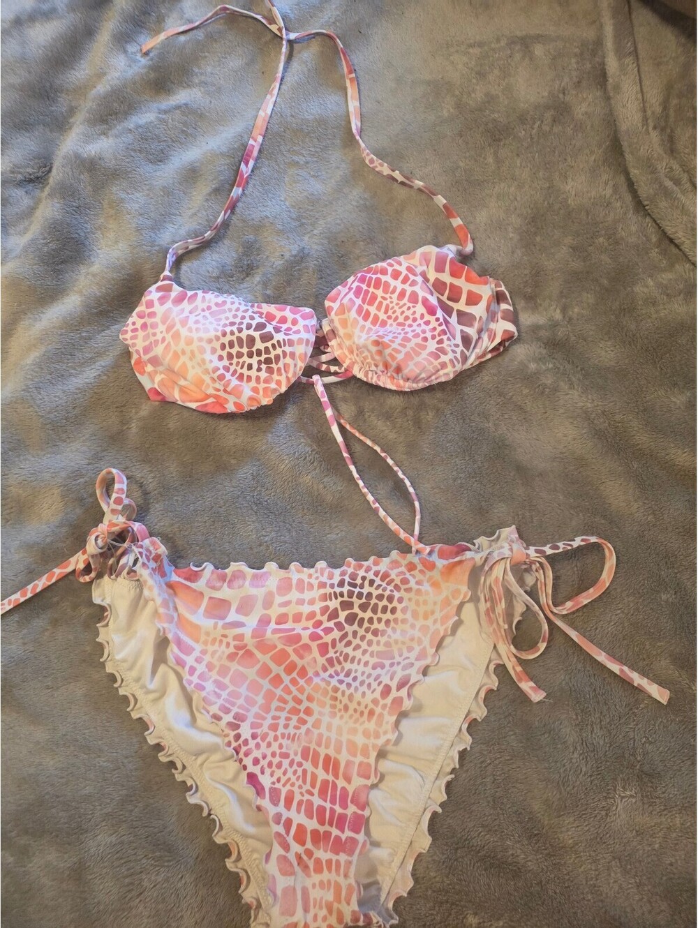 Shade & Shore scales Pink and Orange Patterned Bikini Set size large and 36c